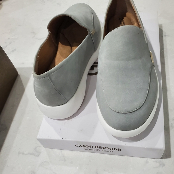 Giani Bernini Slip-on Loafers - Picture 2 of 4